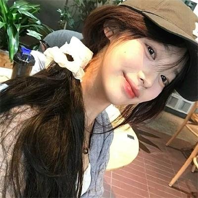 笼中女